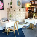 Am Rosenbad 3*